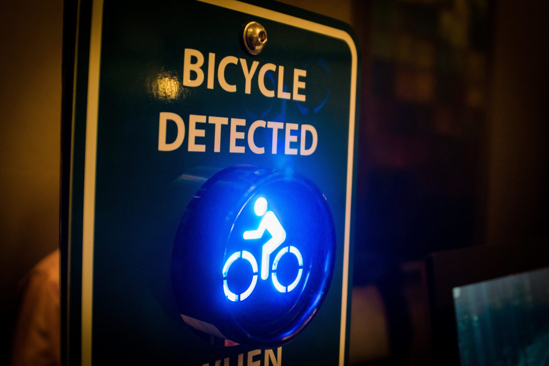 A bicycle detecting sign that lights up.