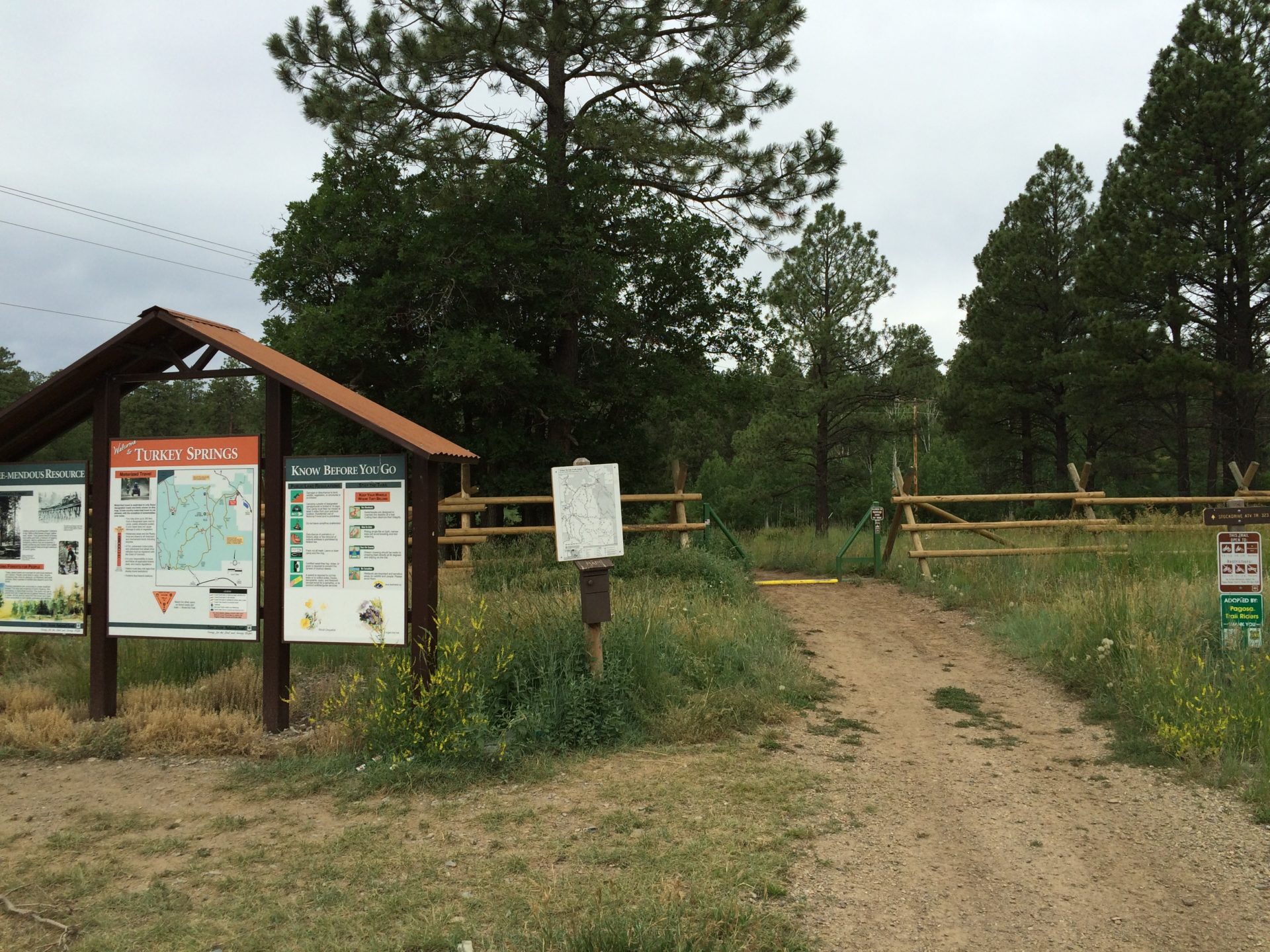 A trailhead information sign at Turkey Springs.